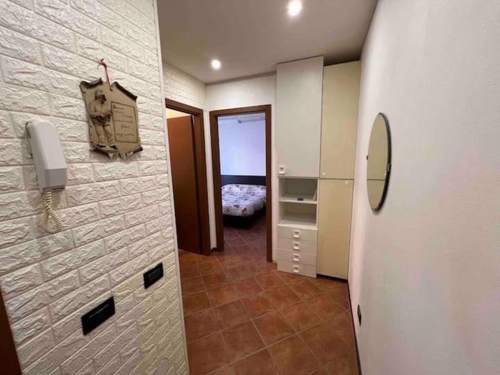 Piccolo Monolocale Confortevole Vicino A Milano 코르마노 외부 사진